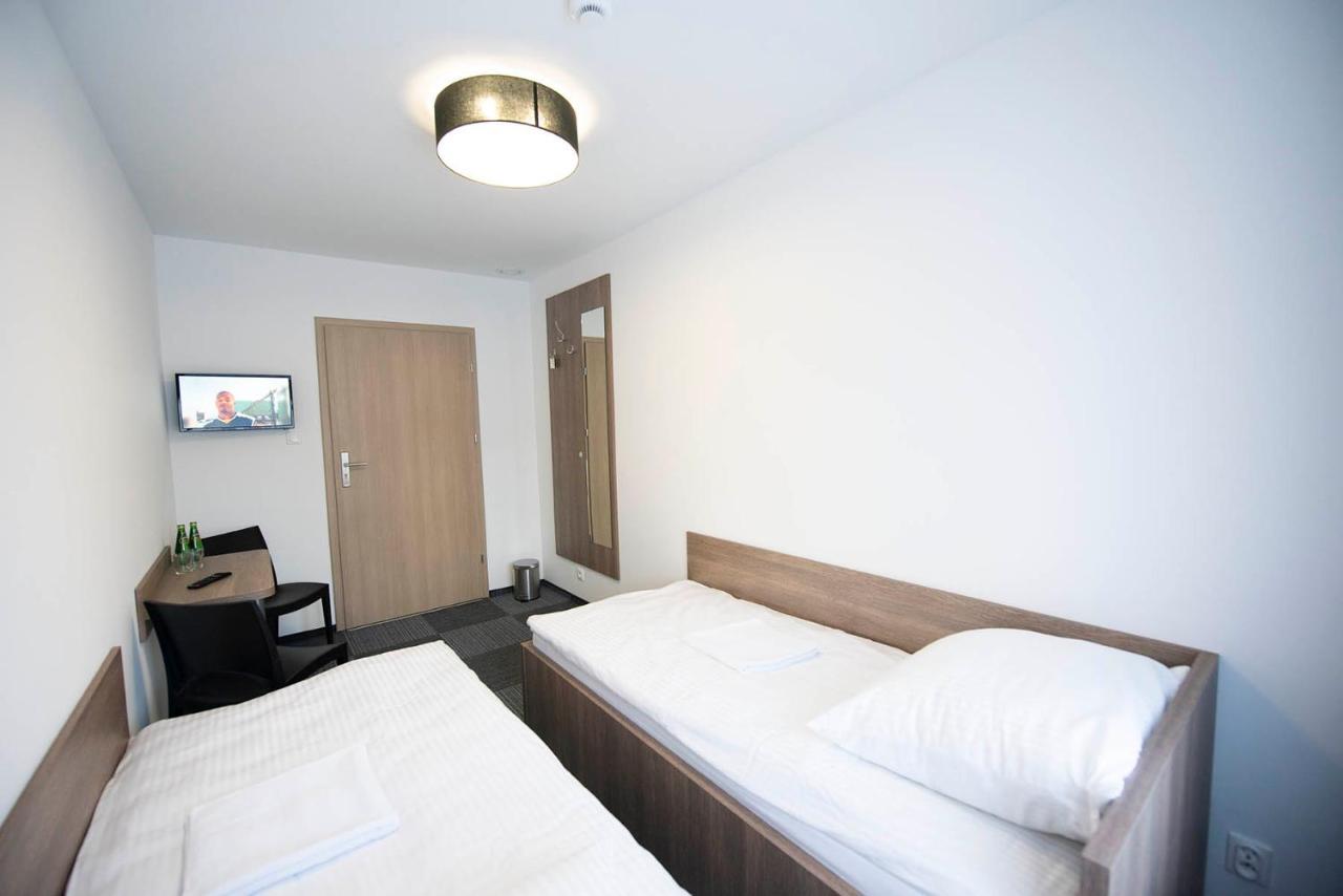 Hostel Sms Free Parking บิดกอชซ์ ภายนอก รูปภาพ