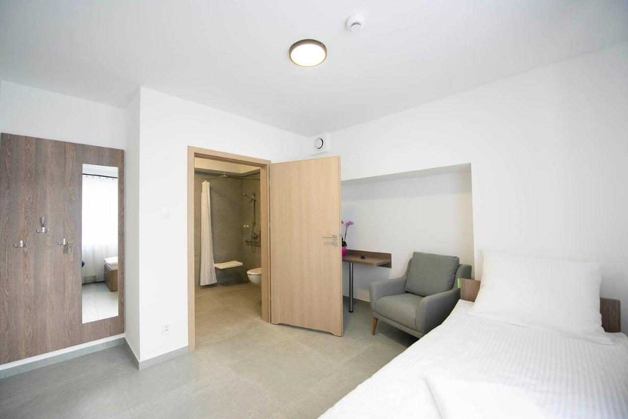 Hostel Sms Free Parking บิดกอชซ์ ภายนอก รูปภาพ